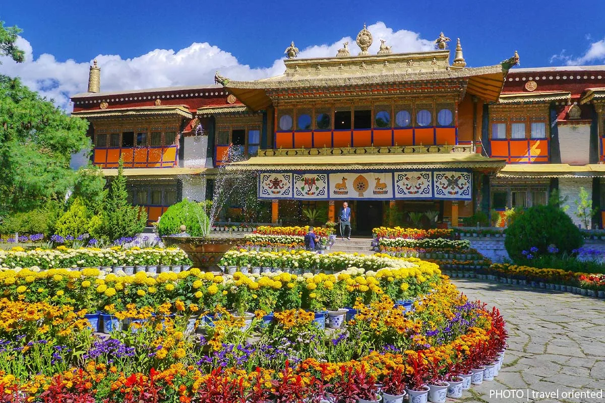 POLULAR TOURIST DESTINATIONS IN LHASA