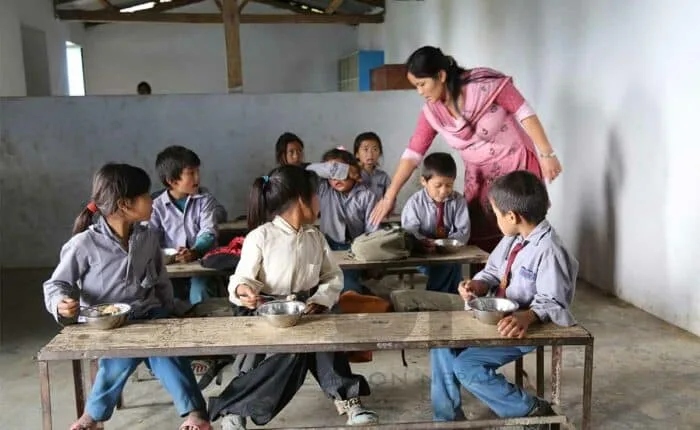 Kakani day hiking and volunteering in a primary school in Nepal