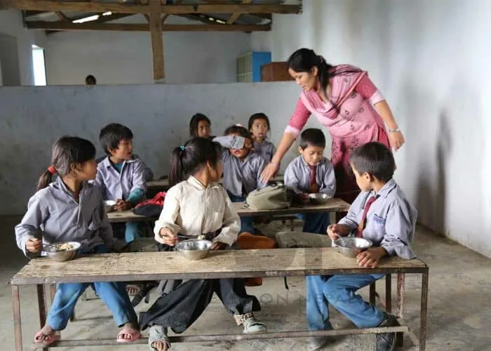 Kakani day hiking and volunteering in a primary school in Nepal